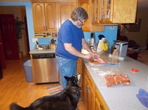 Sascha was paying close attention as Rich was prepping the ribs.