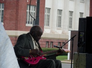 Rich got this really great shot of Leo Bud Welch on stage.