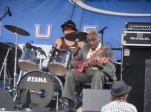 Leo Bud Welch on stage with his drummer.