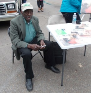 Leo Bud Welch signing his CD.  