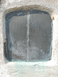 Faceplate on Marjanna Zurek's gravestone 