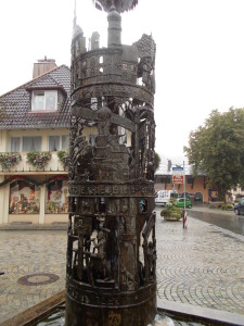 Fountain commemorating dead from plague and war starting with the 1300s.